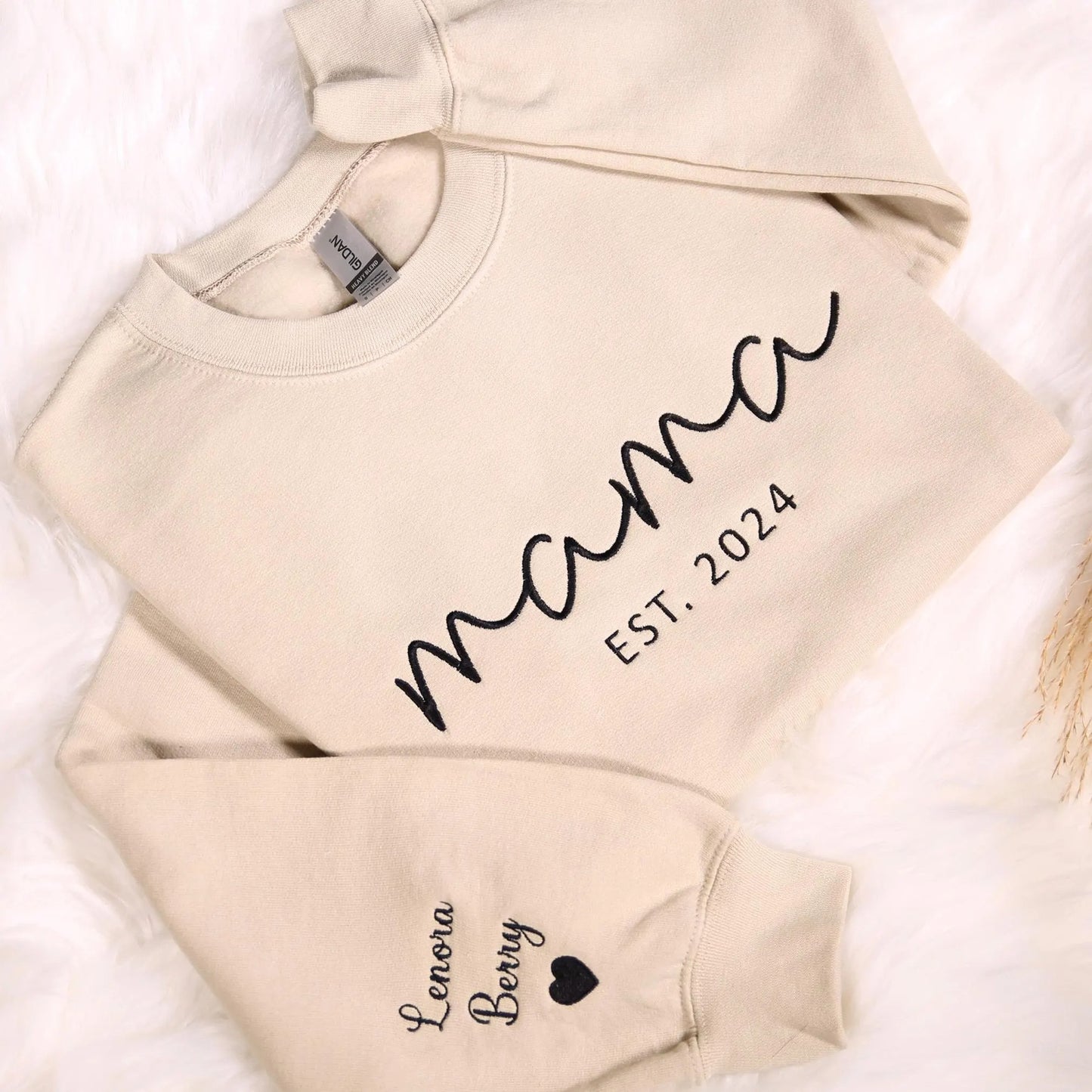 Personalized Mama Sweatshirt Est 2024 with Kids Names Custom Embroidered Crewneck Gift for Mom Mother's Day New Baby Birth Announcement